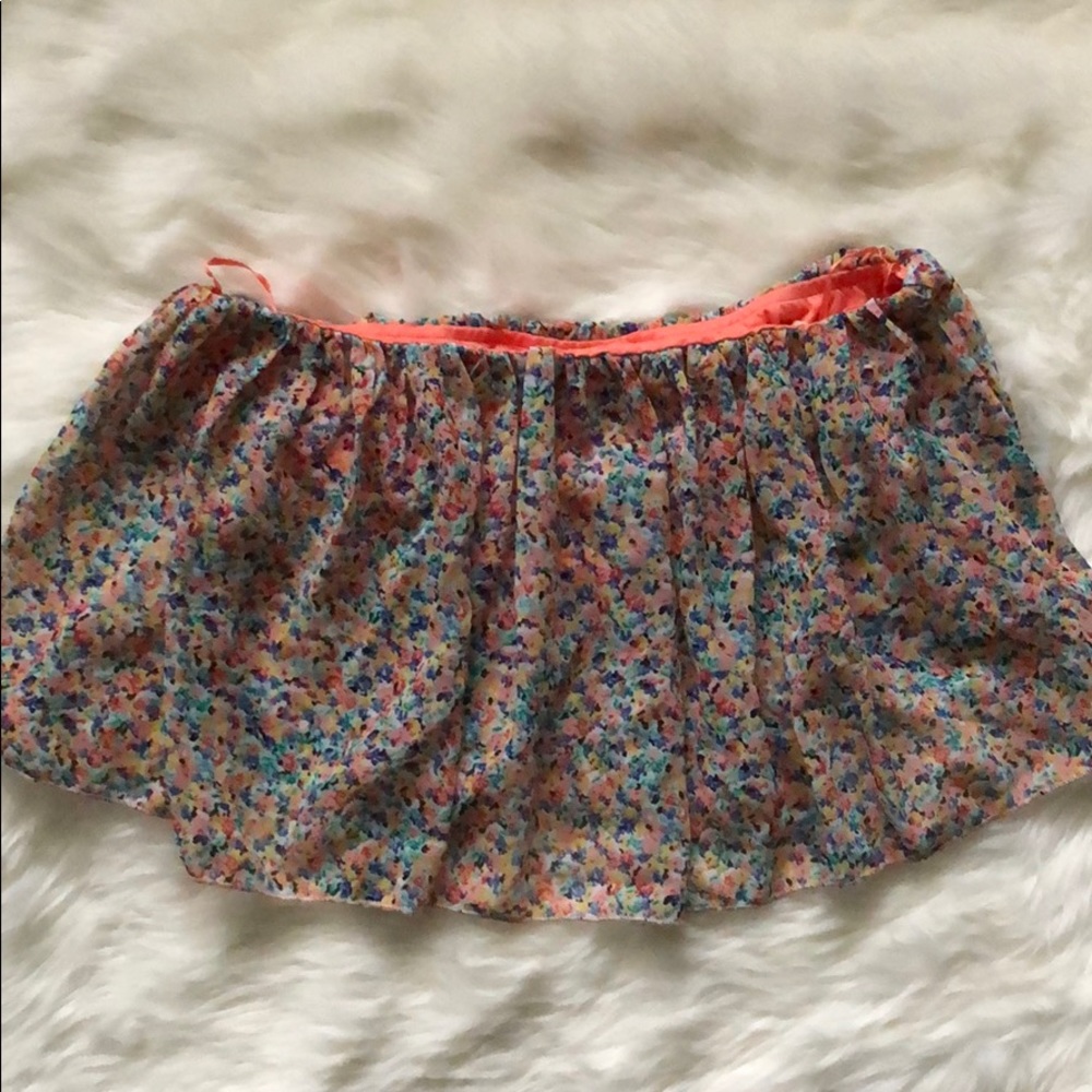 LA Hearts flowy crop top